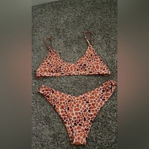 Kulani kini only worn a few times like new